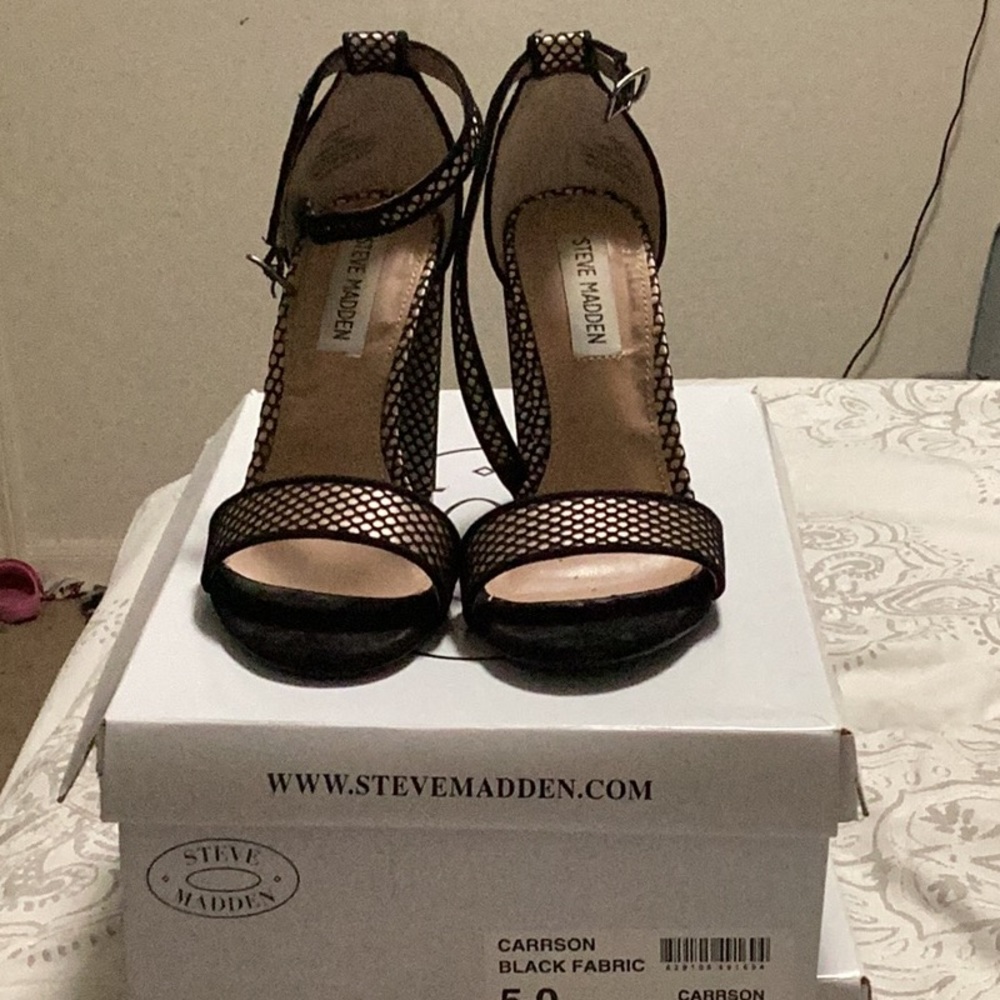 Fabric Steve Madden Carrson heel